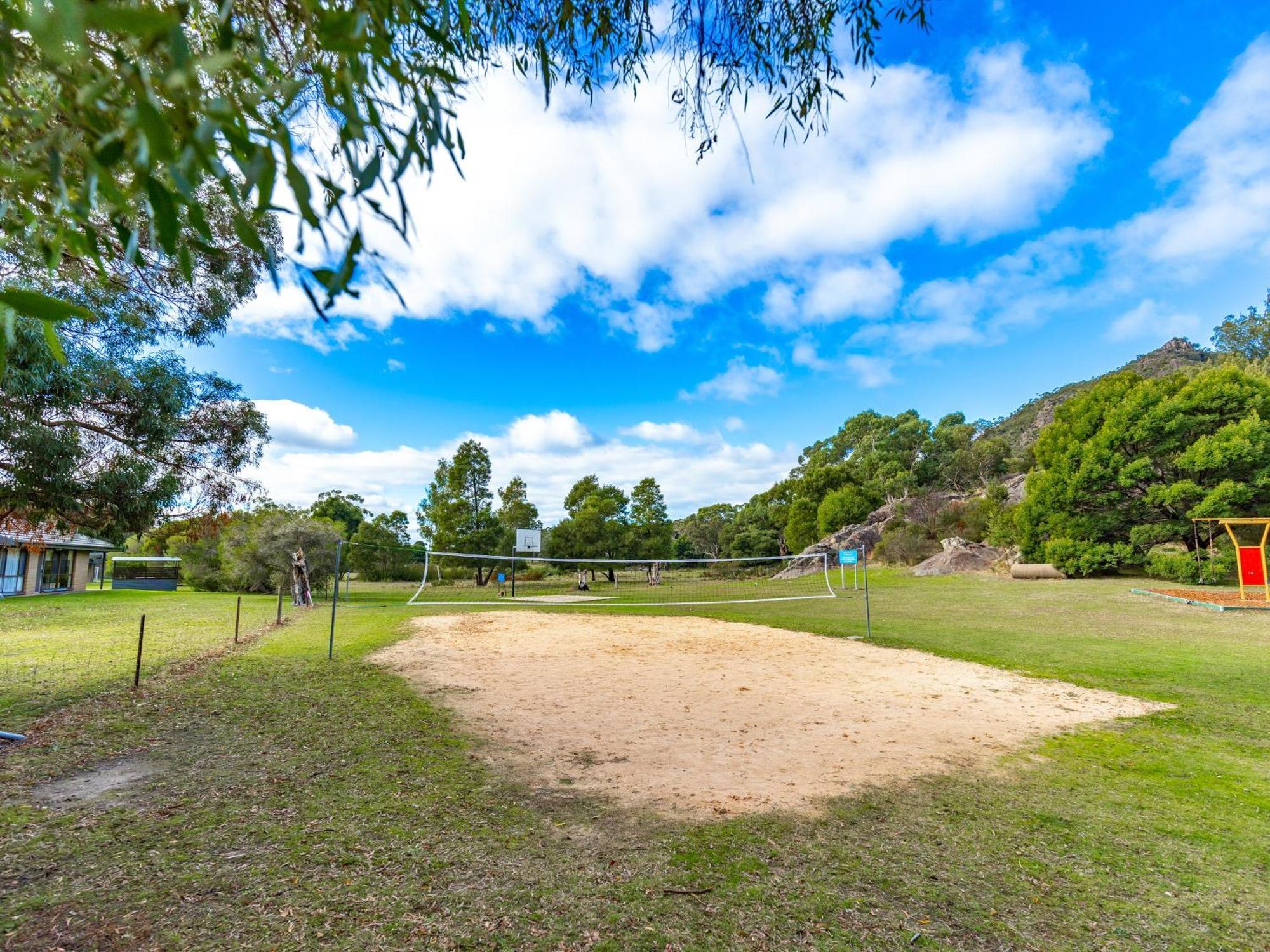 Nrma Halls Gap Holiday Park Extérieur photo